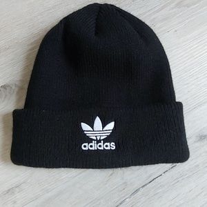 Adidas black knit hat
